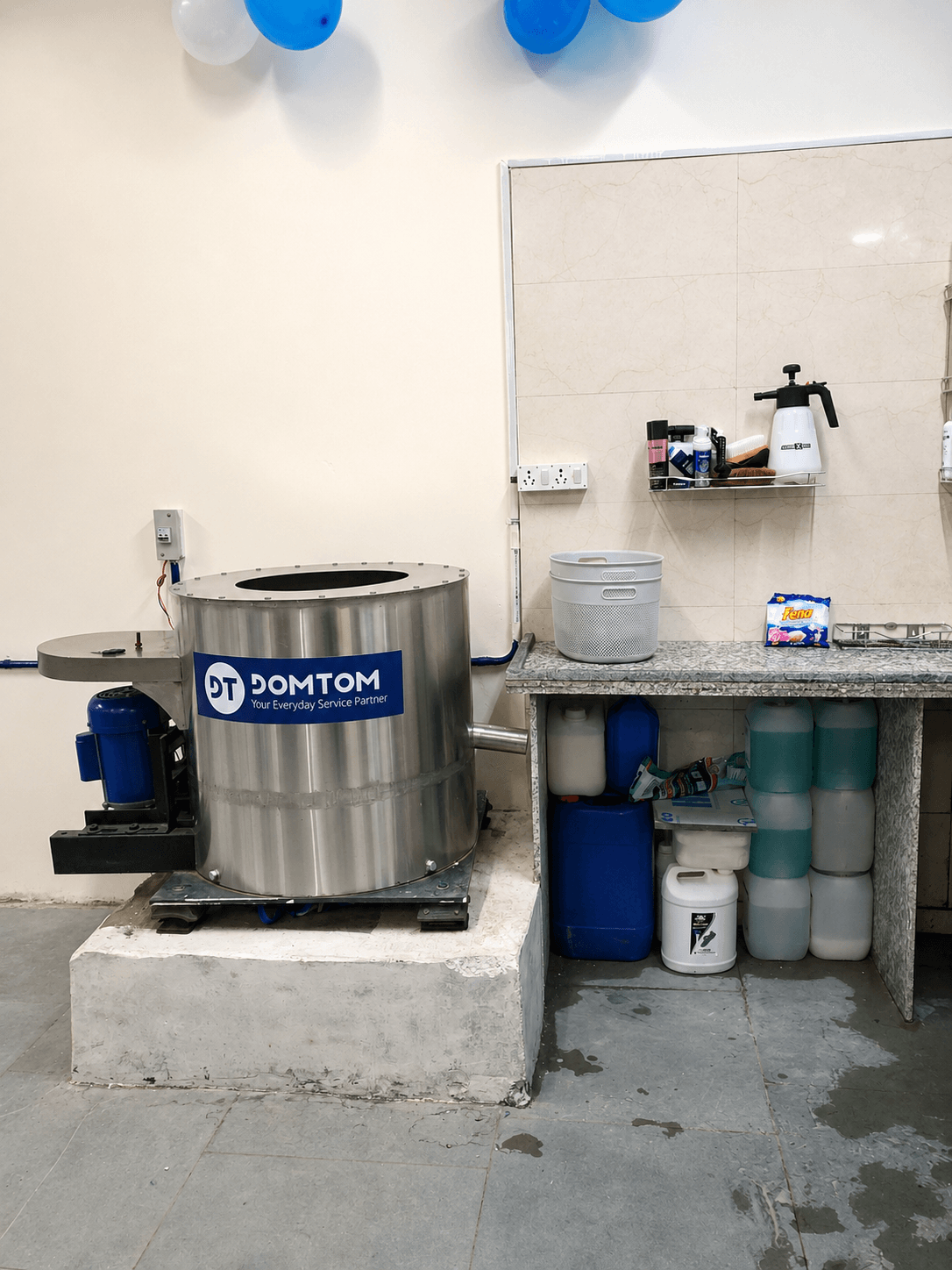 DomTom dry cleaning in Mansarover Garden — suits and delicate garments